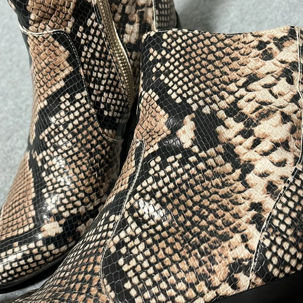 Treasure & Bond Snakeskin Ankle Boots Booties Size 9 Whimsigoth Pointed Toe